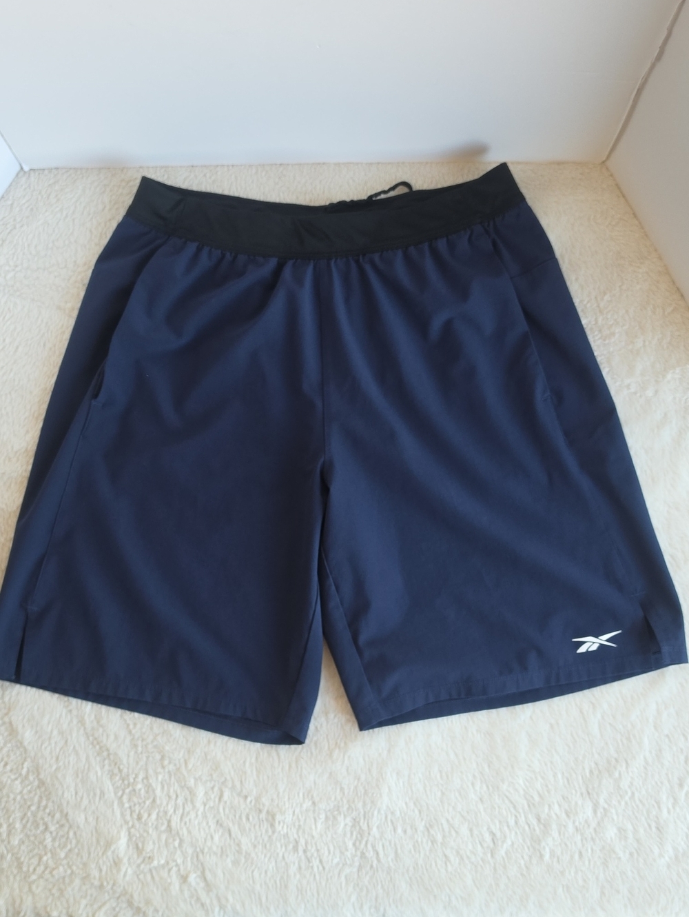 Reebok Men’s Navy Blue Athletic Training Woven Shorts Size Medium